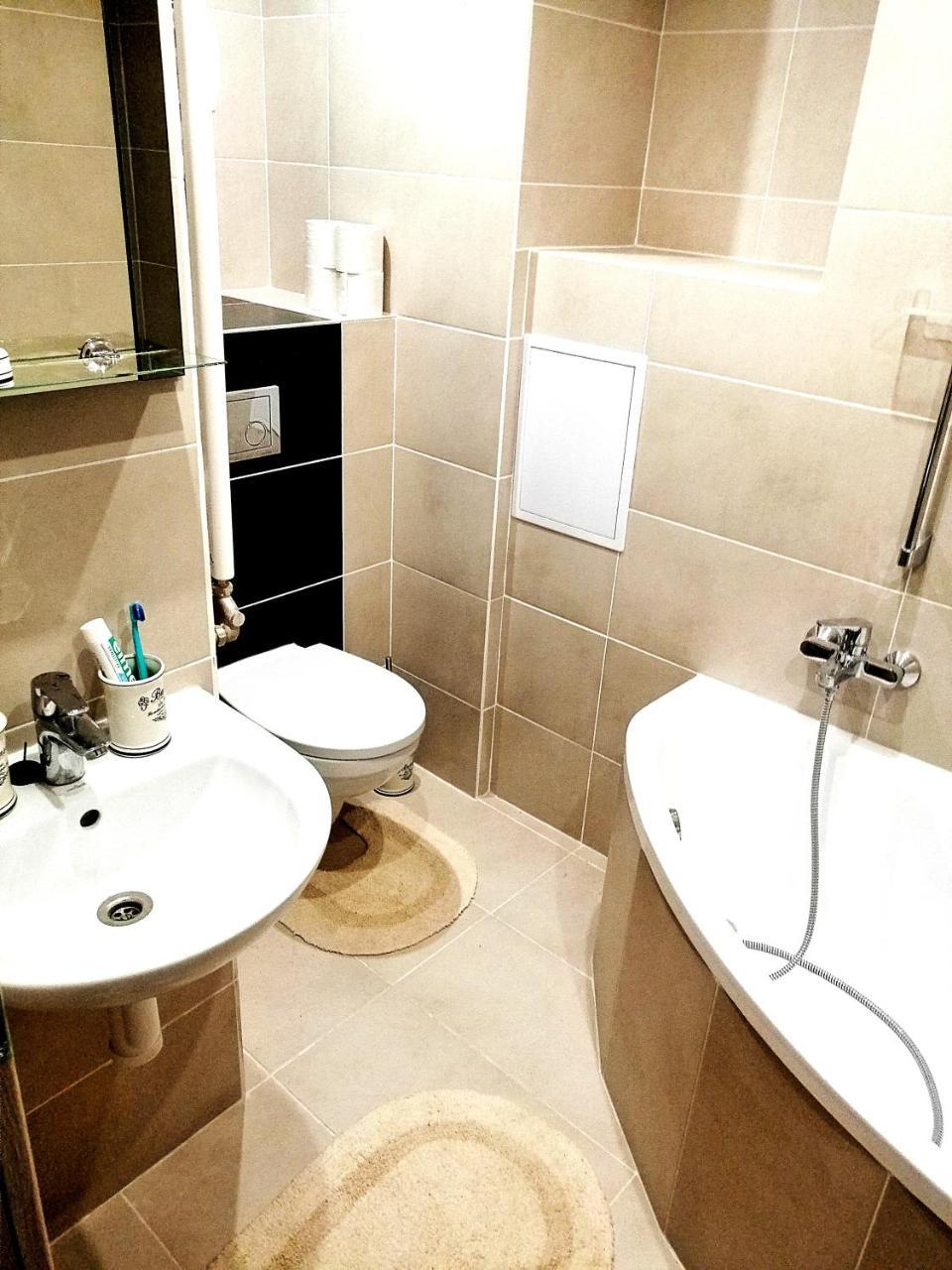 Entrez Apartment 1 Košice Buitenkant foto